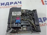 Плафон салонный Audi A8 4E0907135A. Царапина.