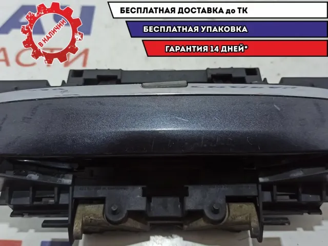Ручка двери задняя правая Audi A8 4E0839886E.