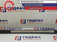 Накладка порога передняя правая Audi A8 4E0853986B. Внутренняя.Дефект.