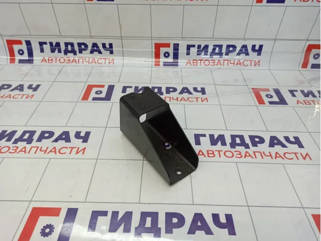 Кронштейн буксировочной петли правый Audi Q5 (8R) 8R0813384