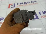 Моторчик заслонки отопителя Audi Q5 (8R)