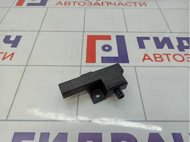 Антенна Audi Q5 (8R) 8K0907247