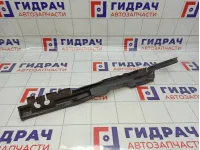 Пыльник радиатора верхний Audi Q5 (8R) 8R0121292B