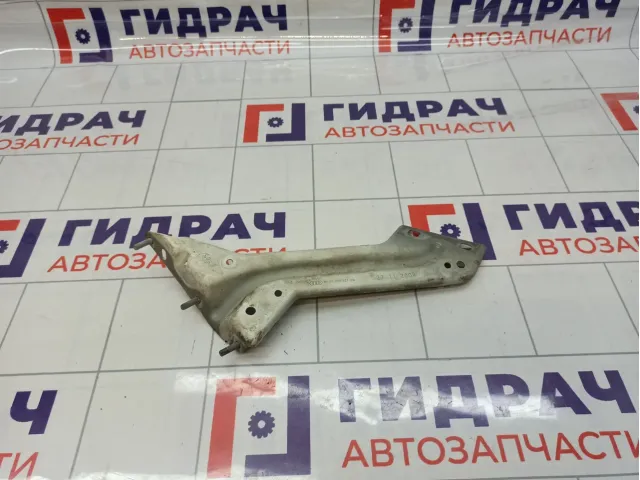 Кронштейн крепления крыла переднего правого Audi Q5 (8R) 8R0821136