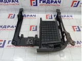 Кронштейн переднего правого сиденья Audi Q7 (4L) 7L0881678G
