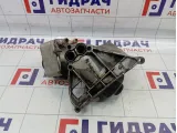 Кронштейн масляного фильтра Audi Q7 (4L) 03H115403J
