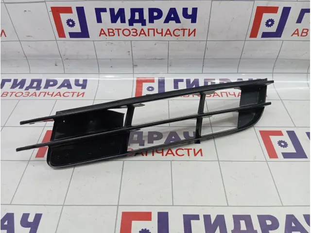 Решетка в бампер левая Audi Q7 (4L) 4L080768101C