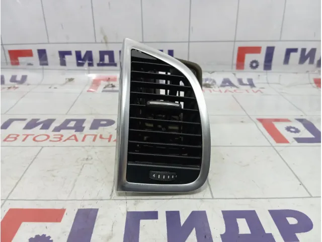 Дефлектор воздушный левый Audi Q7 (4L) 4L0820901S3Q7