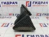 Воздухозаборник Audi Q7 (4L) 7L0819049 