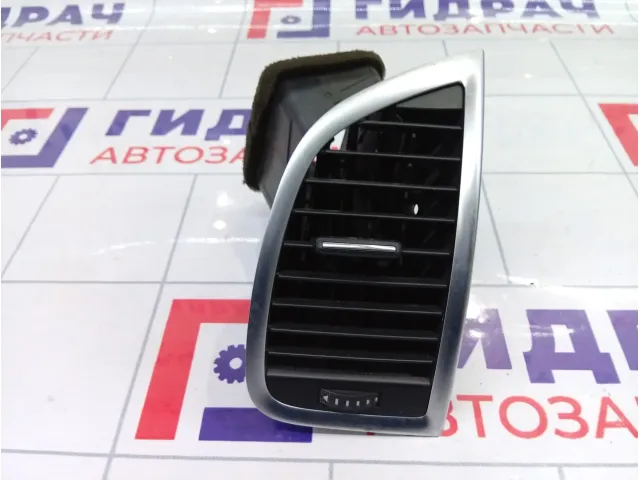 Дефлектор воздушный передний правый Audi Q7 4L0820902T