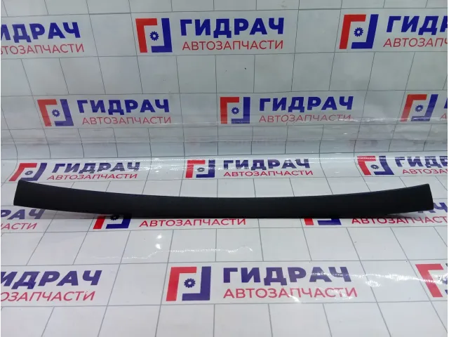 Обшивка двери (крышки) багажника верхняя Audi Q7 4L0867606