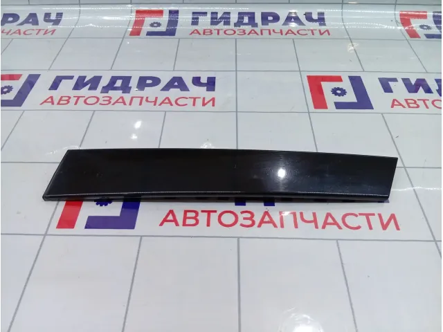 Накладка стекла заднего левого Audi Q7 4L0853377