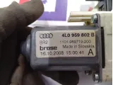 Моторчик стеклоподъемника правый Audi Q7 4L0959802B