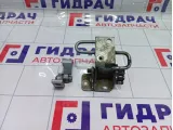 Петли двери передней левой Audi Q7 4L0831401A