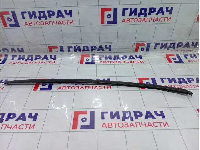 Молдинг лобового стекла левый Audi Q7 4L0845453