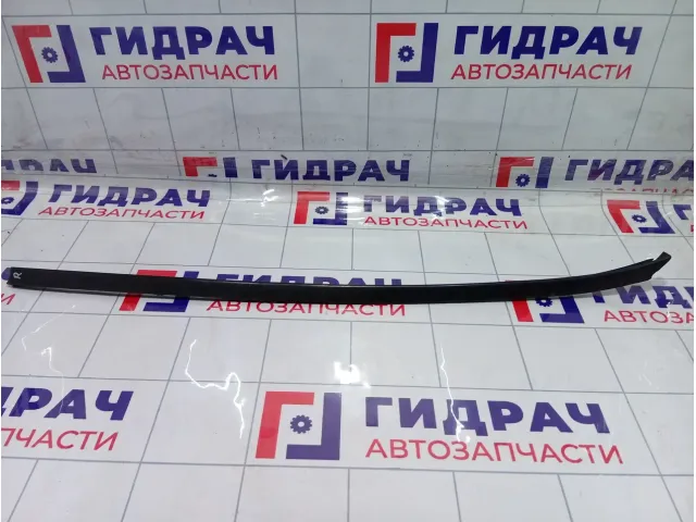 Молдинг лобового стекла правый Audi Q7 4L0845454