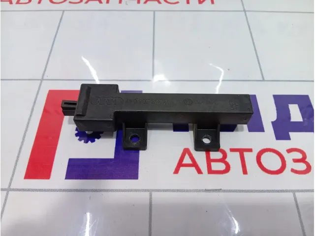 Антенна бесключевого доступа Audi Q7 4F0907247A