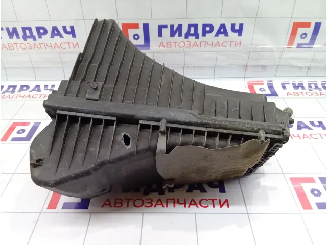Корпус воздушного фильтра правый Audi Q7 7L8129607H