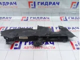 Дефлектор радиатора правый Audi Q7 4L0121284A