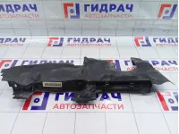 Дефлектор радиатора правый Audi Q7 4L0121284A