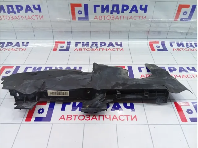 Дефлектор радиатора правый Audi Q7 4L0121284A