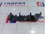 Кронштейн стойки средней правой Audi Q7 4L0858848