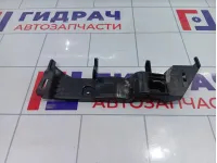 Кронштейн стойки средней правой Audi Q7 4L0858848