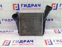 Интеркулер правый Audi Q7 7L6145804B