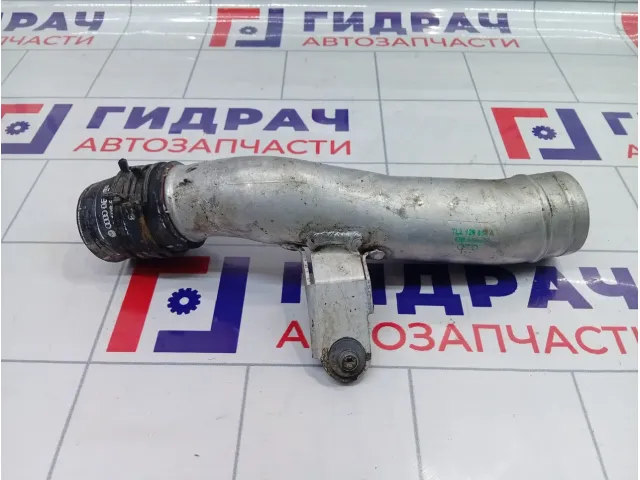 Патрубок интеркулера Audi Q7 7L8129654A