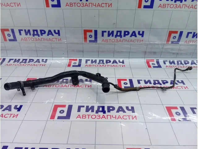 Трубка системы охлаждения Audi Q7 057121071AB