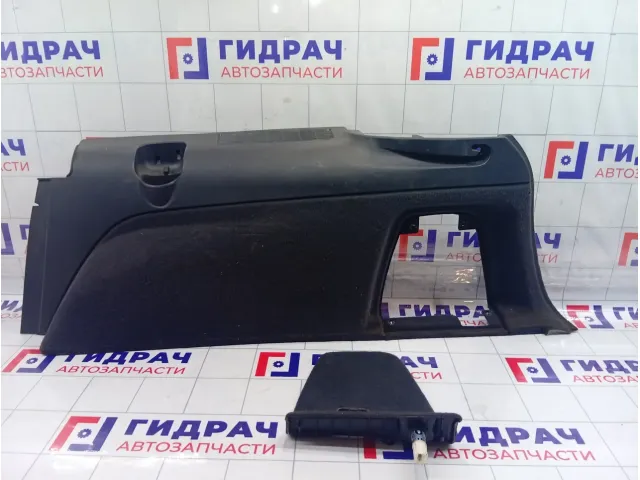 Обшивка багажника правая Audi Q7 4L0863888
