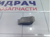 Плафон салонный Audi Q7 4B0947415A