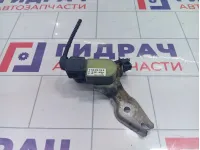 Датчик положения кузова передний левый Audi Q7 7L0616213C