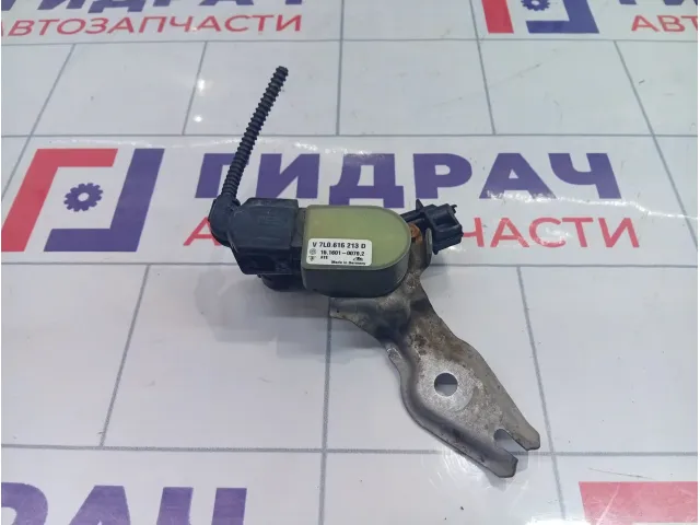 Датчик положения кузова передний левый Audi Q7 7L0616213C