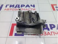 Кронштейн ТНВД Audi Q7 057130147R
