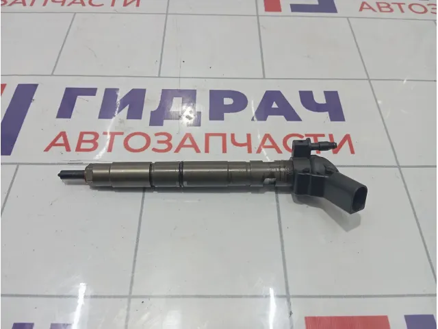 Форсунка дизельная электрическая Audi Q7 057130277AK