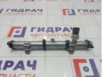 Топливная рампа (топливная рейка) левая Audi Q7 057130089K