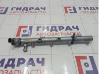 Топливная рампа (топливная рейка) правая Audi Q7 057130090L