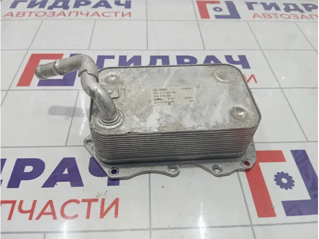 Радиатор масляный Audi Q7 057117021M