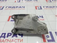 Кронштейн двигателя правый Audi Q7 7L8199308B