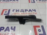 Кронштейн воздушного фильтра правый Audi Q7 4L0805698