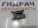 Моторчик заслонки отопителя (печки) Audi Q7