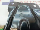 Кронштейн средней стойки левый Audi Q7 4L0810497D.