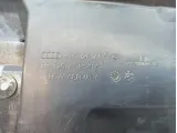Воздуховод радиатора правый Audi Q7 4L0121284G. Дефект.