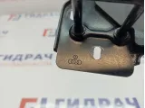Крючок капота Audi Q7 4L0823480A.