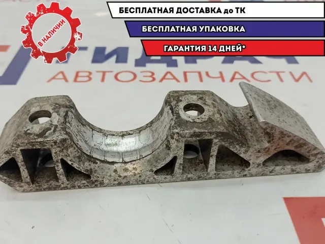 Кронштейн крепления переднего стабилизатора Audi Q7 7L0411063B.