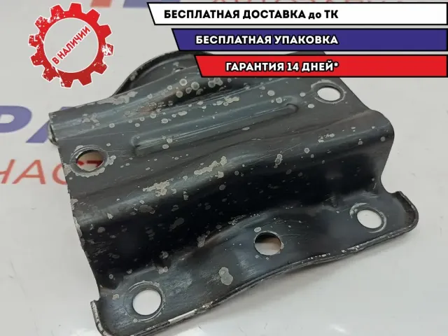 Кронштейн карданного вала Audi Q7 7L8803799A.