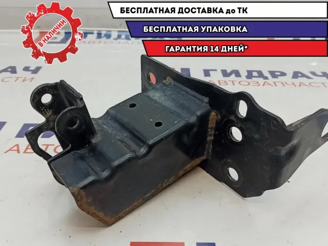Кронштейн усилителя переднего бампера левый Audi Q7 4L0807133A.