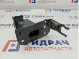 Кронштейн усилителя переднего бампера правый Audi Q7 4L0807134C.