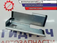 Крепление аккумулятора Audi Q7 7L0801387D.